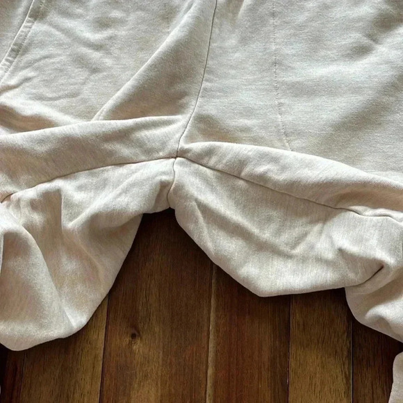 Nike Capri sweatpants - Picture 9 of 10